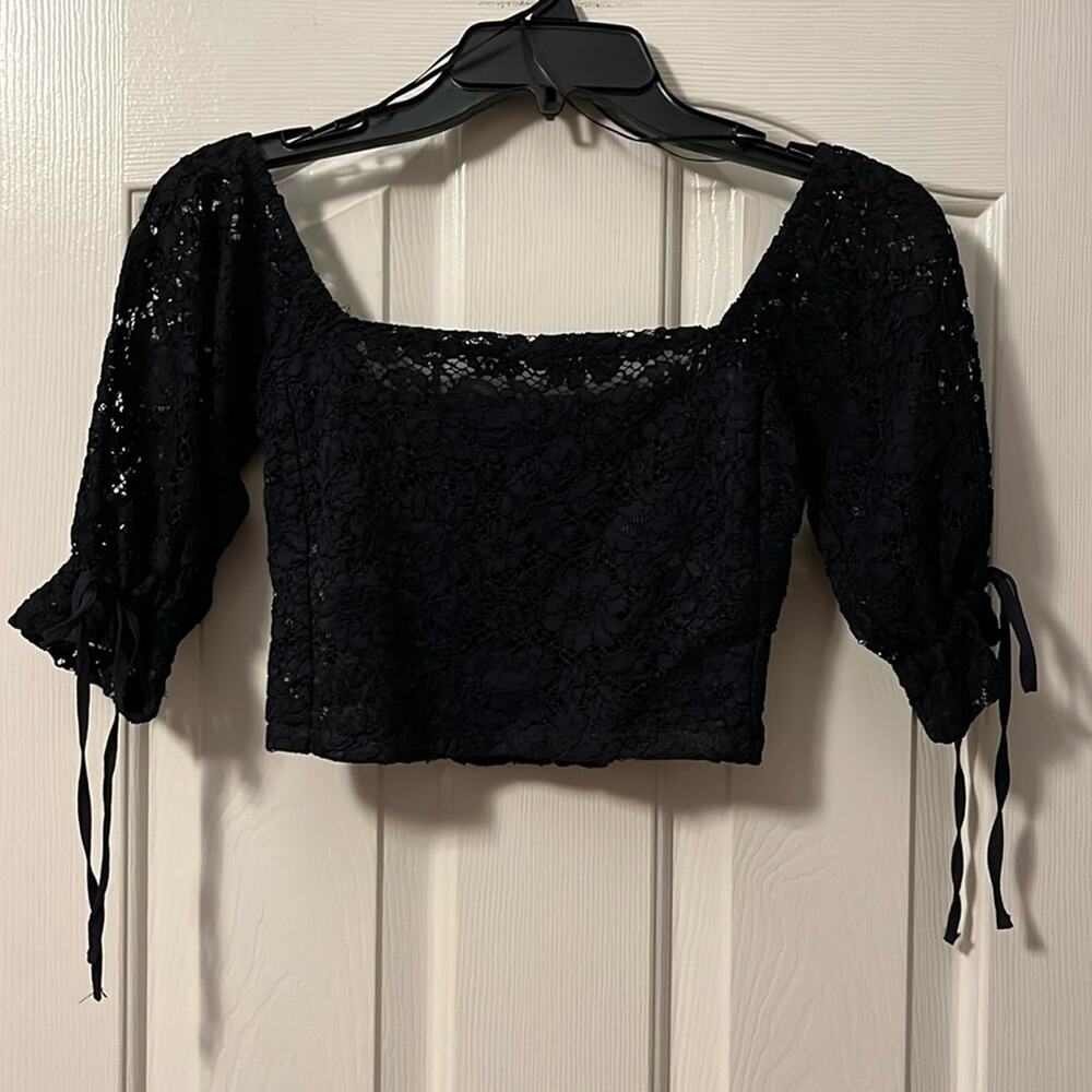 Zara NWT dark‎ navy blue floral lace crop top with sleeves size S